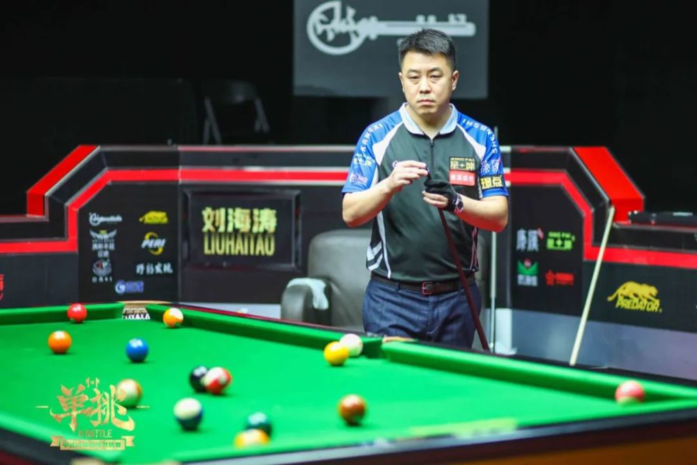 足球比赛中 足球比赛中