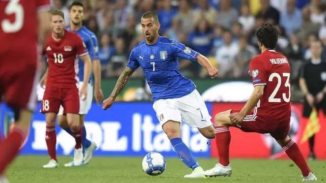 依然让他稳 依然让他稳